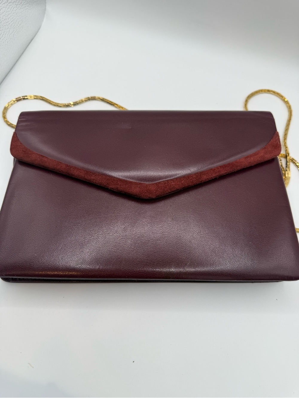 Oscar de la Renta Vintage Burgundy Leather Envelope Clutch with Gold Chain - Picture 14 of 14